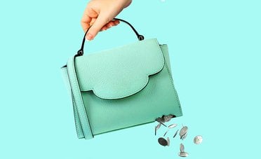 Regala l'auto di lusso alla moglie. Poche ore dopo dichiara bancarotta