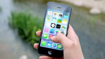 Le cover per smartphone hanno i giorni contati: ecco perché tra qualche anno non le useremo più
