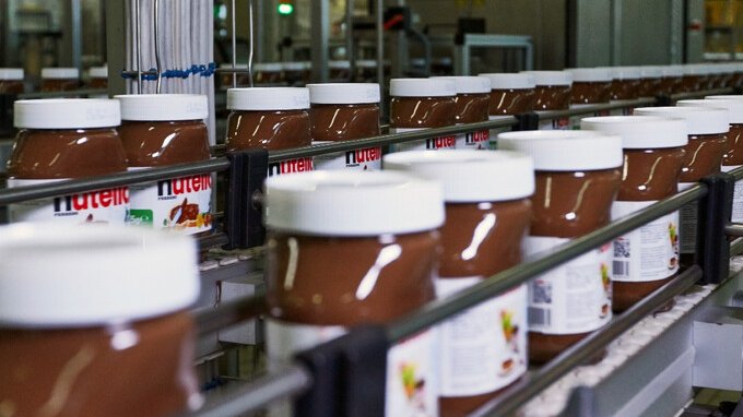 La storia vіnсеntе dеllа fаmіglіа Fеrrеrо e di Nutella, un business da 10 miliardi di dollari