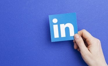 Da rete professionale a trappola commerciale. Perché LinkedIn sta uccidendo la fiducia?