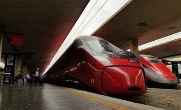 Abbonamento Alta Velocità, quanto costa? I prezzi di Trenitalia e Italo
