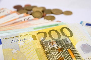 Cosa non fare mai con i contanti per evitare controlli dell'Agenzia delle Entrate