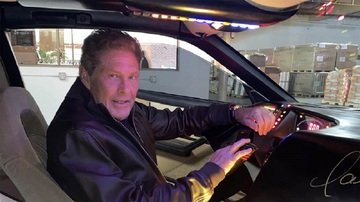 David Hasselhoff vende la sua 'KITT' di Supercar