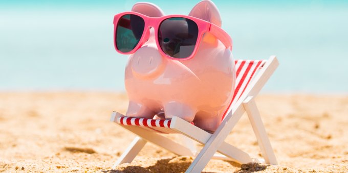 Stipendio durante le ferie: quanto si guadagna nei giorni di vacanza