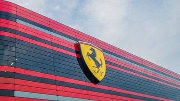 Azioni Ferrari, trimestrale solida ma il titolo scivola. Conviene comprare ora?
