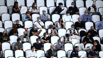 Regole stadio Covid: mascherine e green pass, cosa cambia dal primo aprile
