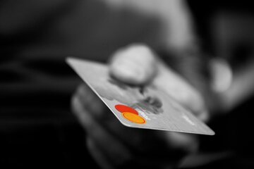 Una carta di credito per salvare tutte le imprese italiane: la proposta