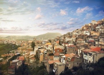 Ecco il borgo più bello d'Italia e perché visitarlo in primavera