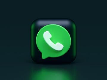WhatsApp, nuove reaction nell'aggiornamento: come aggiungere altre emoji per reagire ai messaggi?