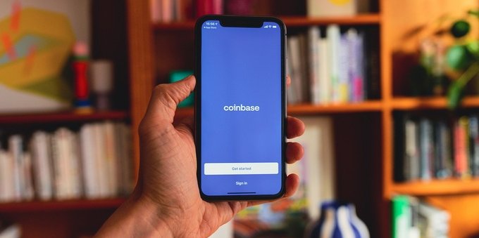 Coinbase è il primo exchange al mondo per numero di utenti e profitti