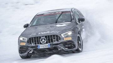 Un semplice trucco degli anni '80 per rimuovere il ghiaccio dal finestrino in un istante