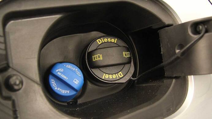 AdBlue: cos'è e come funziona l'additivo per i motori diesel