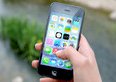 Le cover per smartphone hanno i giorni contati: ecco perché tra qualche anno non le useremo più