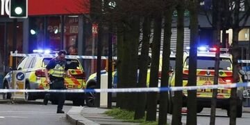 Londra: terrorista accoltella 4 persone per strada