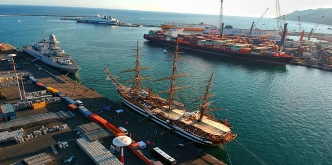 La Cina chiude un porto per Covid e mette nei guai il commercio globale