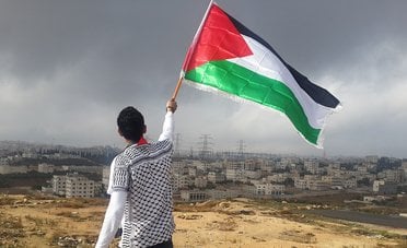 Il sistema bancario palestinese è vicino al collasso. Ci sono troppi contanti