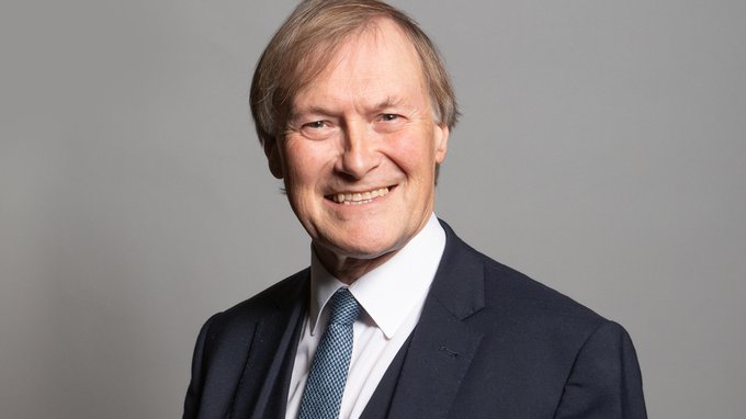 David Amess: chi è il deputato conservatore assassinato in Gran Bretagna