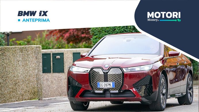 BMW iX: prezzi, motori, allestimenti e foto