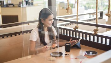 Mangiare al ristorante in sicurezza: le regole dell'Iss