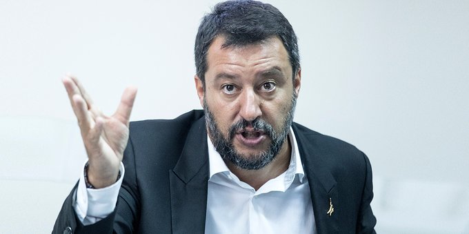 Salvini pronto a scendere in piazza: “Manifesteremo con le mascherine”