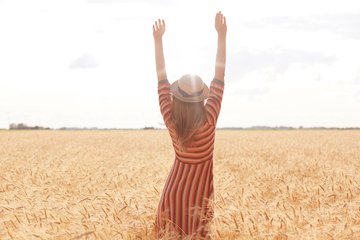 Abbigliamento: 10 capi essenziali per l'estate