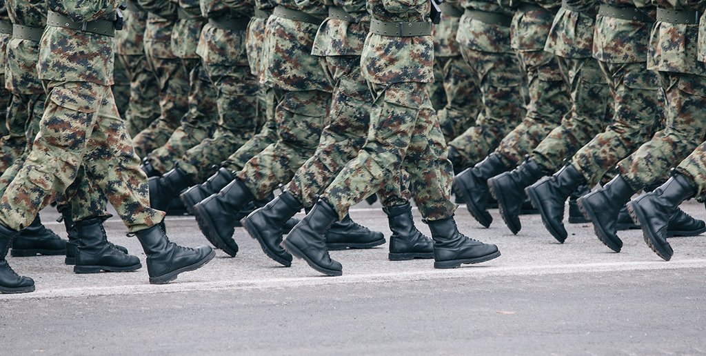 Spesa militare al 5%, per l'Italia un salasso da 700 miliardi. Meloni taglierà e aumenterà le tasse?