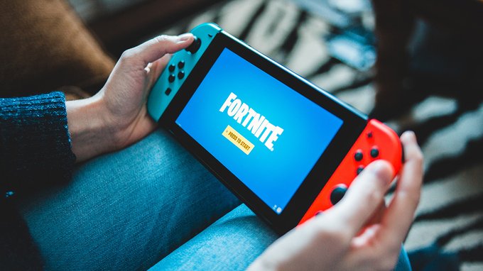 Vestirsi da Fortnite: tutto l'outfit in offerta su Amazon