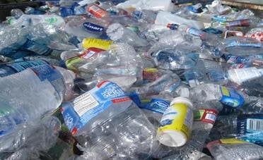 Arrivano i mattoni di plastica riciclata. Case costruite in soli 5 giorni