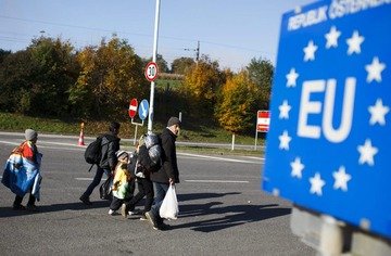 L'Austria sigilla i confini con Ungheria e Slovacchia a causa di una malattia, allerta anche in Italia