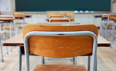 Cade in classe dopo uno scontro, scuola condannata a un risarcimento di oltre €20.000