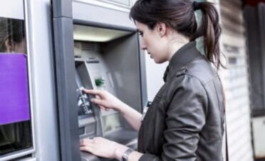 Con la desertificazione bancaria a rischio i prelievi al bancomat