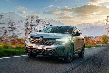 Renault Austral: design e allestimenti del SUV tecnologico della Casa francese