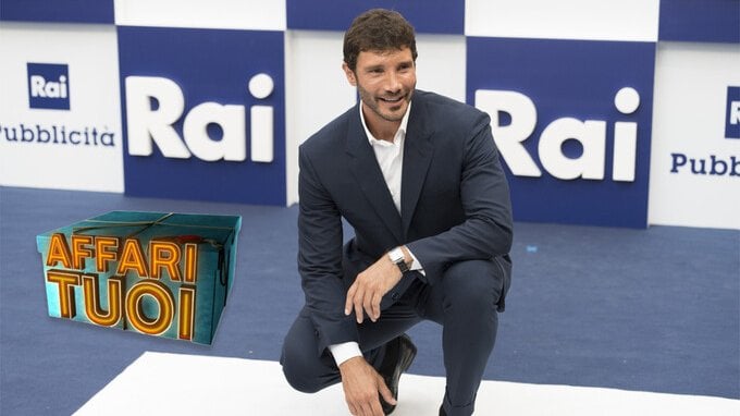 Quanto guadagna Stefano De Martino? Stipendio e patrimonio del presentatore TV