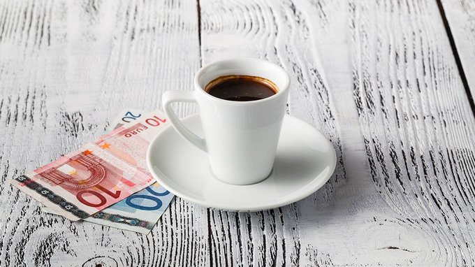 Meno tasse sulle mance, la novità della legge di Bilancio per camerieri e non solo: cosa cambia nel 2023