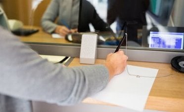 Spese e bonifici extra-conto, l'Agenzia delle Entrate ti controlla anche senza conto corrente