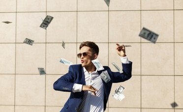 La storia di Bill Holland, l'ex operaio diventato milionario che poteva andare in pensione a 32 anni ma continua ancora a lavorare	