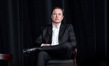 Musk ha un nuovo piano. Vuole comprare attrezzature solari dalla Cina per $2,9 miliardi