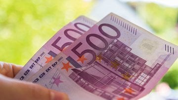 Pensioni, il governo vuole aumentarle di 1.000 euro. Ma solo quelle d'oro