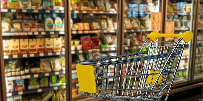 Prezzi più bassi al supermercato, «con lo sblocco delle navi ucraine in arrivo gli sconti»: ecco quali beni costeranno meno