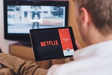 Netflix diventa gratis in Europa? La risposta ai dazi di Trump