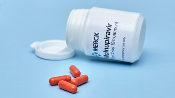 Pillola anti-Covid Pfizer e Merck in Italia: come funziona e quando va presa
