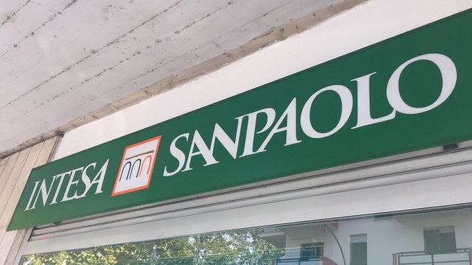 Intesa SanPaolo da record, tutto su utili, guidance e dividendi con maxi regalo Messina. Tassi BCE più bassi, cosa è successo