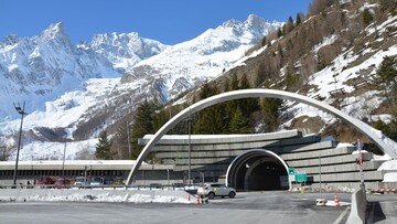 Traforo Monte Bianco chiuso: per quanto tempo, costi e strade alternative