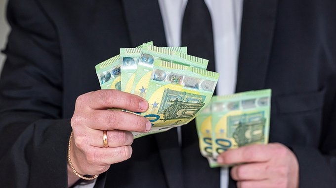 Salario minimo per questi settori: chi dovrà guadagnare di più secondo il Cnel?