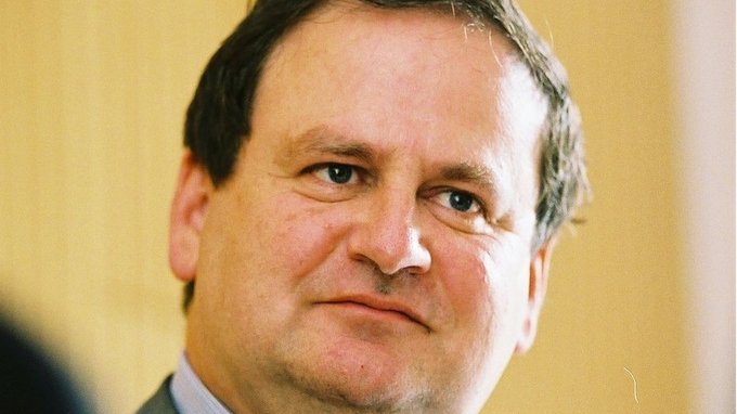 Svizzera neutrale? Concetto superato. Barone Adesi: «È la globalizzazione ad impedirlo»