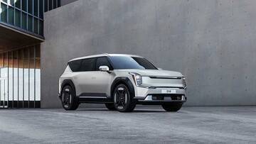 KIA EV9: il SUV premium a zero emissioni debutterà a fine marzo