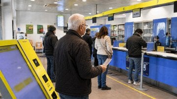 Pensioni, ufficiale. Dal 3 agosto Poste Italiane non le paga più a questi pensionati