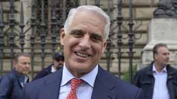 UniCredit, più Grecia nelle mani di Orcel. La nuova mossa su Alpha Bank