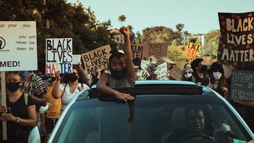 Proteste USA, la diplomazia internazionale contro Trump