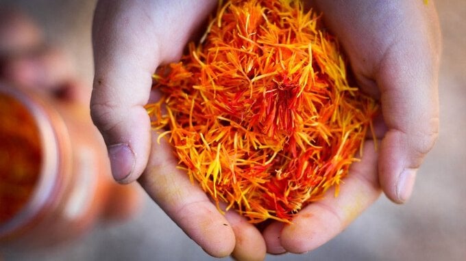 Questa spezia protegge da tumori, depressione e infezioni (ma costa €25mila al chilo) 